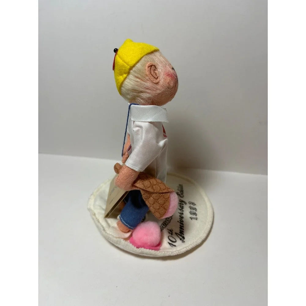 Annalee Mobilitee 1993 10th Anniversary Doll Society Boy w Ice Cream w Pin & Bag